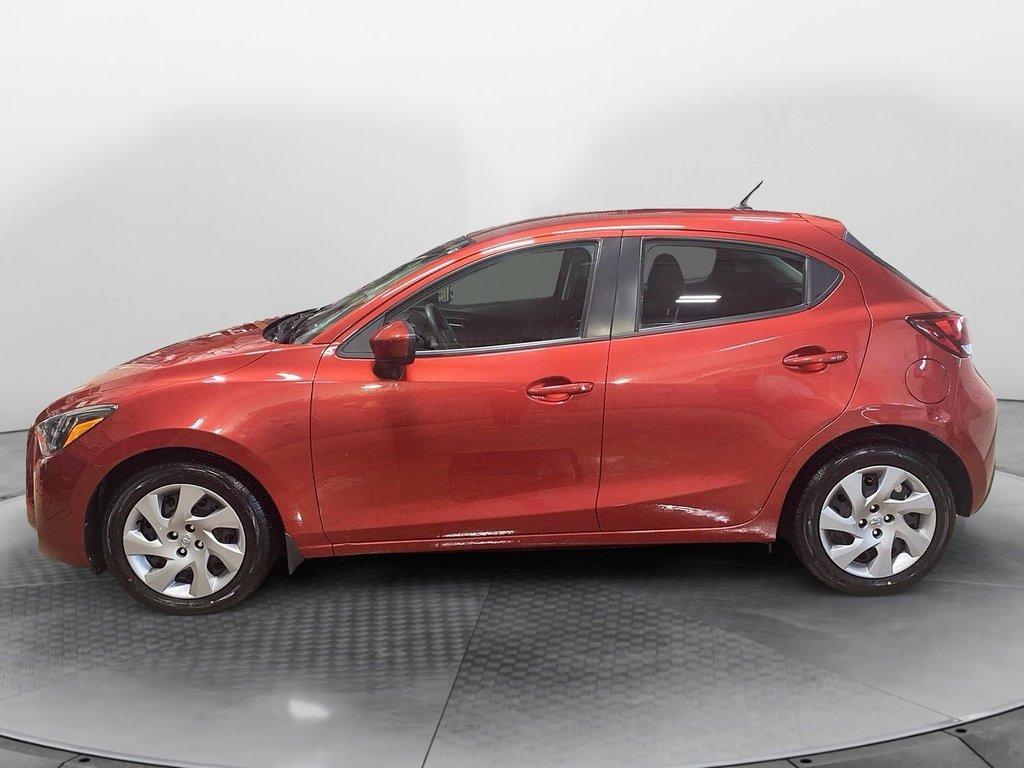 2020 Toyota Yaris Hatchback in Sept-Îles, Quebec - 3 - w1024h768px