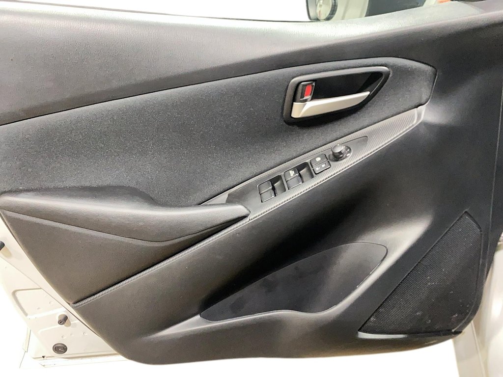 Toyota Yaris Hatchback  2020 à Jonquière, Québec - 12 - w1024h768px