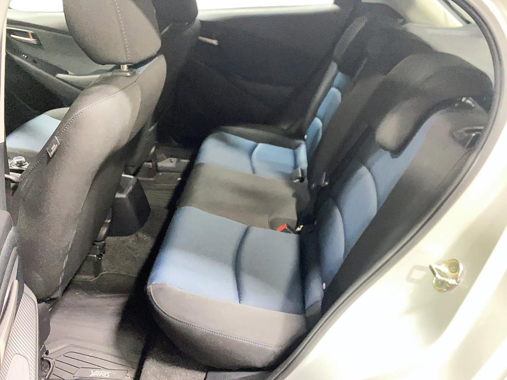 Toyota Yaris Hatchback  2020 à Jonquière, Québec - 11 - w1024h768px