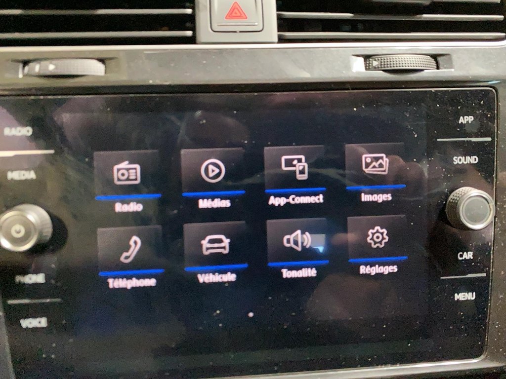 2018 Volkswagen Golf TSI in Jonquière, Quebec - 21 - w1024h768px
