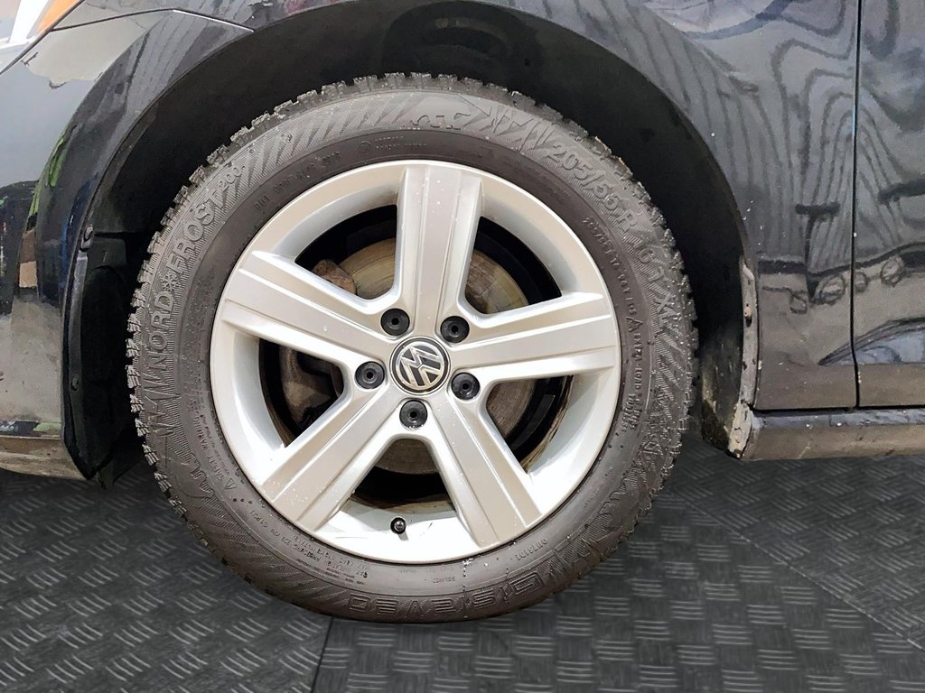 2018 Volkswagen Golf TSI in Jonquière, Quebec - 7 - w1024h768px