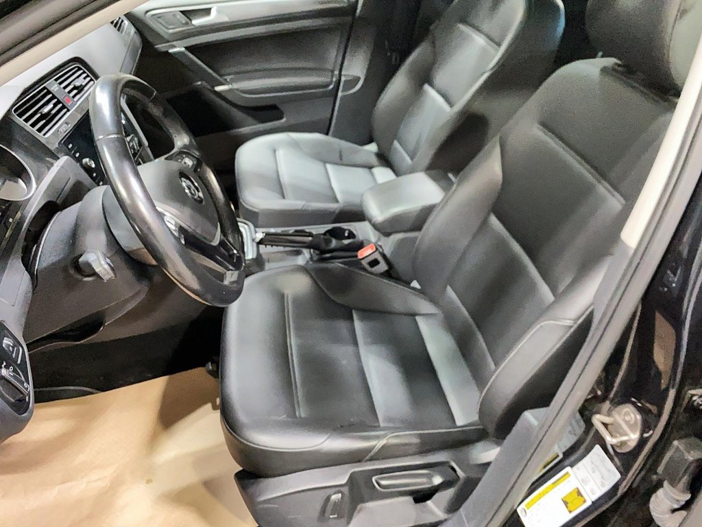 2018 Volkswagen Golf TSI in Jonquière, Quebec - 9 - w1024h768px