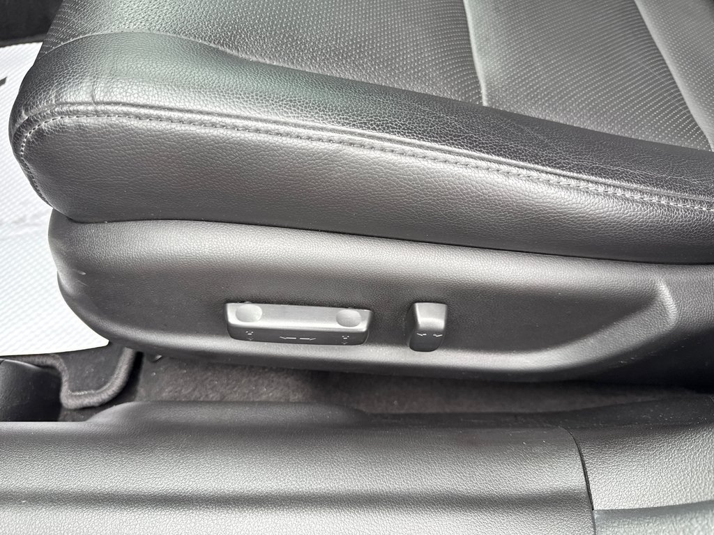 2018 Acura ILX PREMIUM in Thunder Bay, Ontario - 13 - w1024h768px