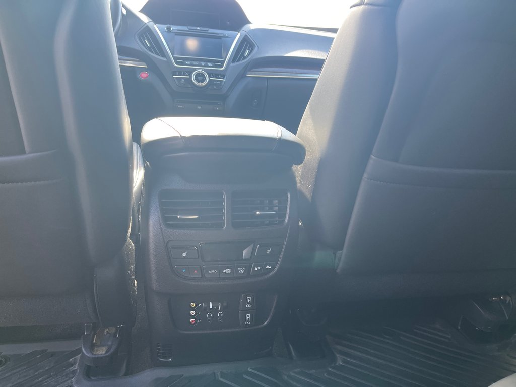 2018 Acura MDX Tech in Thunder Bay, Ontario - 11 - w1024h768px