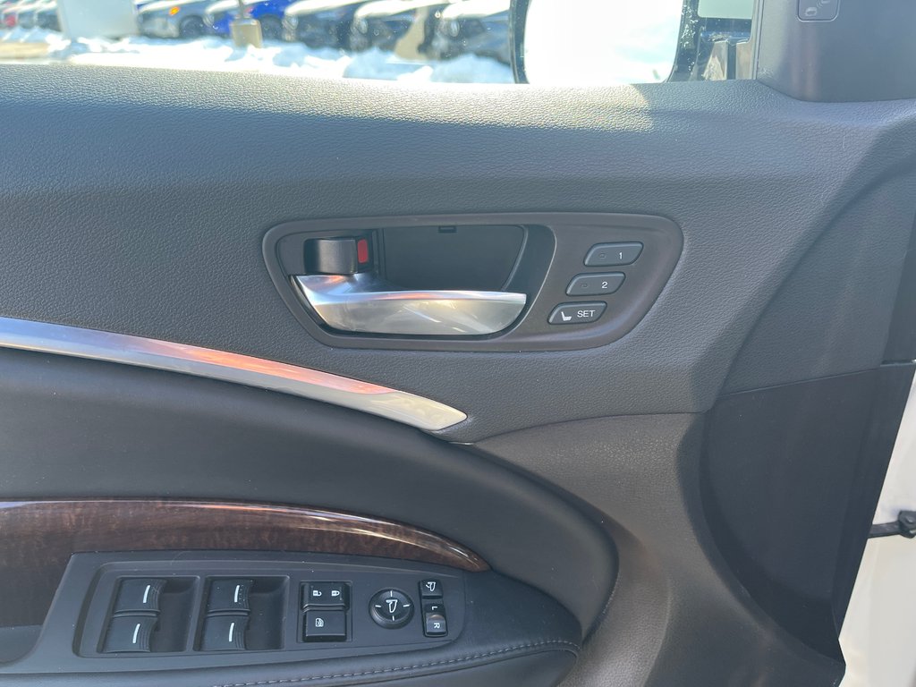 2018 Acura MDX Tech in Thunder Bay, Ontario - 13 - w1024h768px