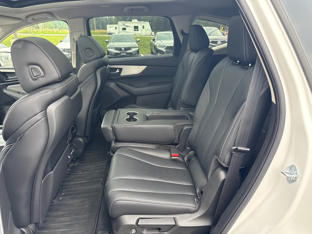 2024 Acura MDX Tech in Thunder Bay, Ontario - 9 - w1024h768px