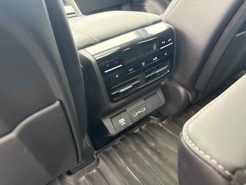 2024 Acura MDX Tech in Thunder Bay, Ontario - 11 - w1024h768px