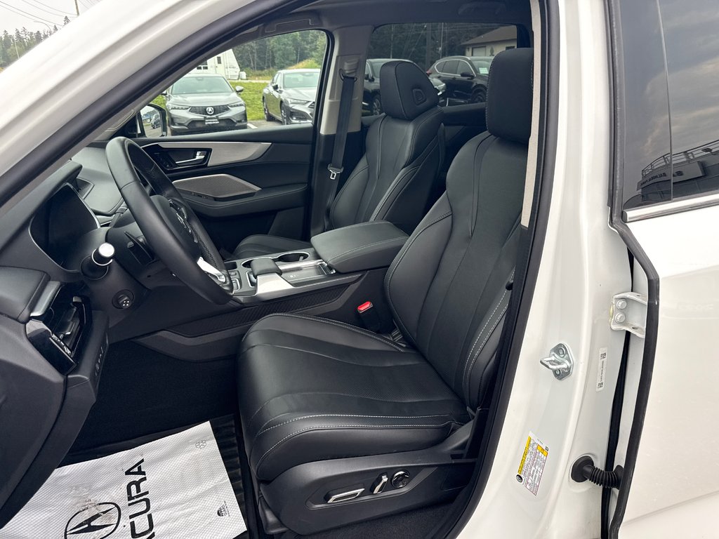 2024 Acura MDX Tech in Thunder Bay, Ontario - 8 - w1024h768px