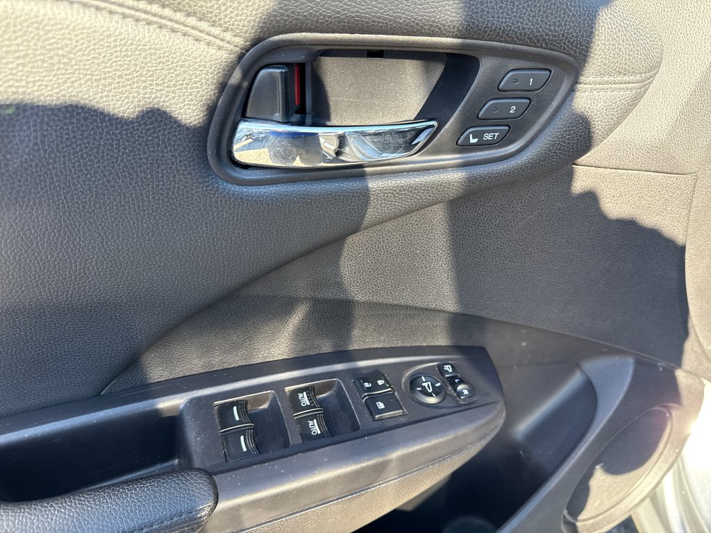 2017 Acura RDX Elite Pkg in Thunder Bay, Ontario - 13 - w1024h768px