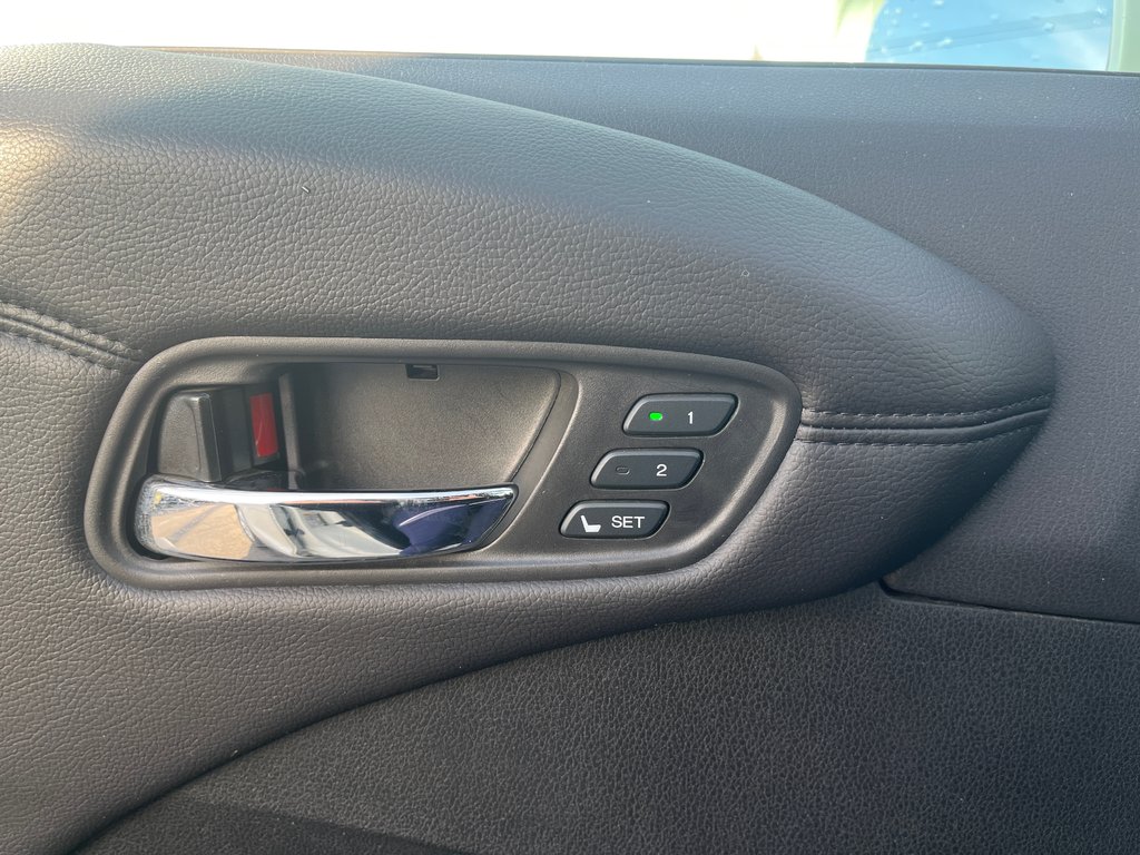 2017 Acura RDX in Thunder Bay, Ontario - 21 - w1024h768px