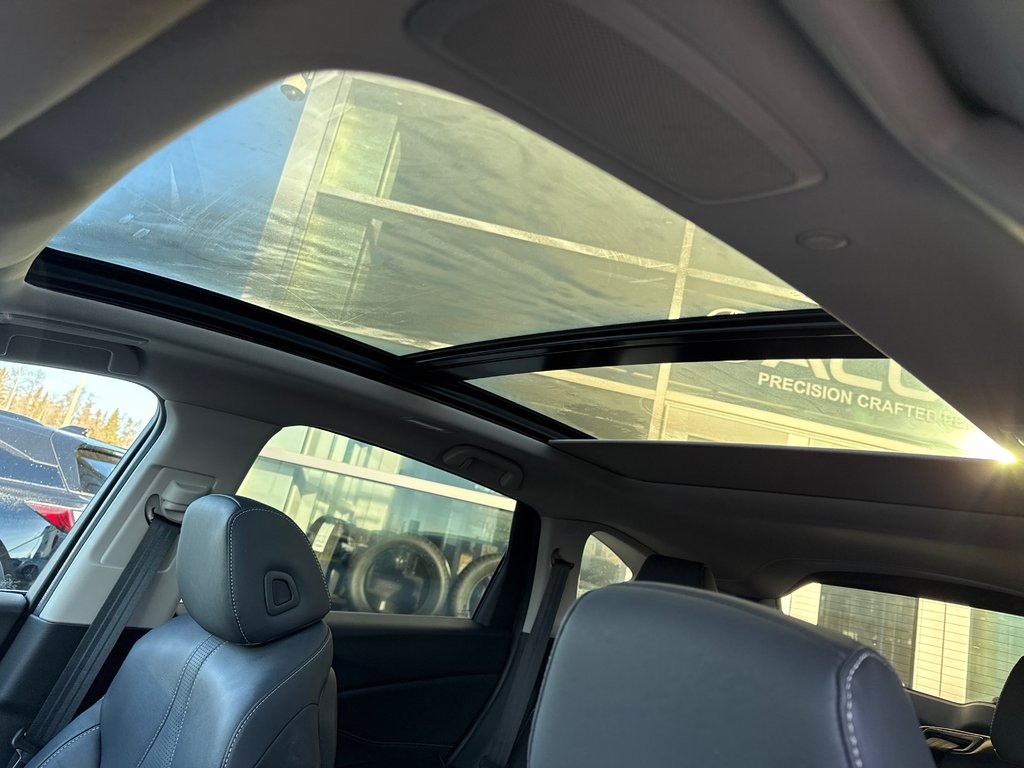 2021 Acura RDX Elite in Thunder Bay, Ontario - 10 - w1024h768px