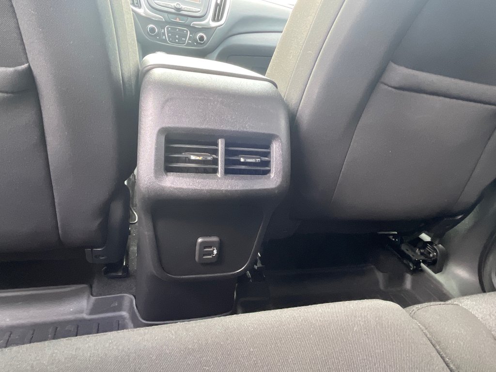 2019 Chevrolet Equinox LT in Thunder Bay, Ontario - 11 - w1024h768px