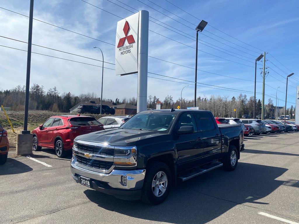 2018 Chevrolet Silverado 1500 LT in Thunder Bay, Ontario - 1 - w1024h768px