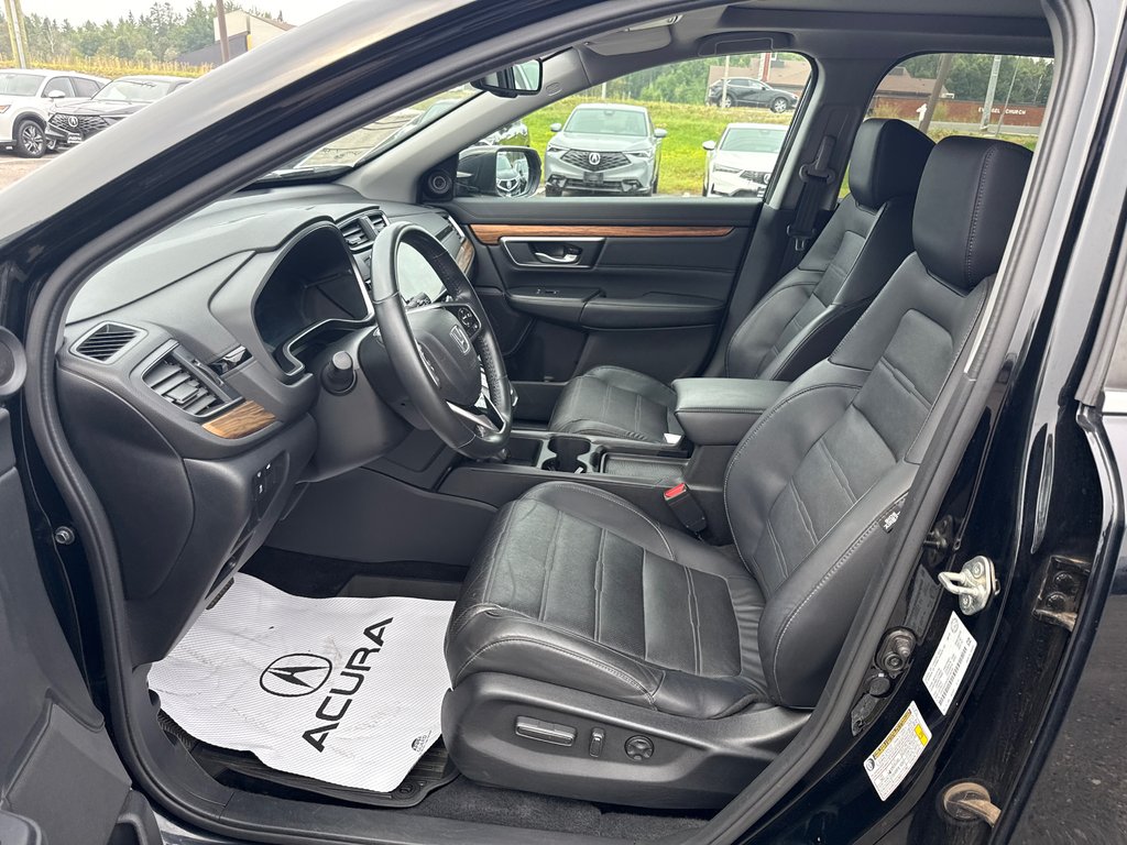 2019 Honda CR-V Touring in Thunder Bay, Ontario - 8 - w1024h768px