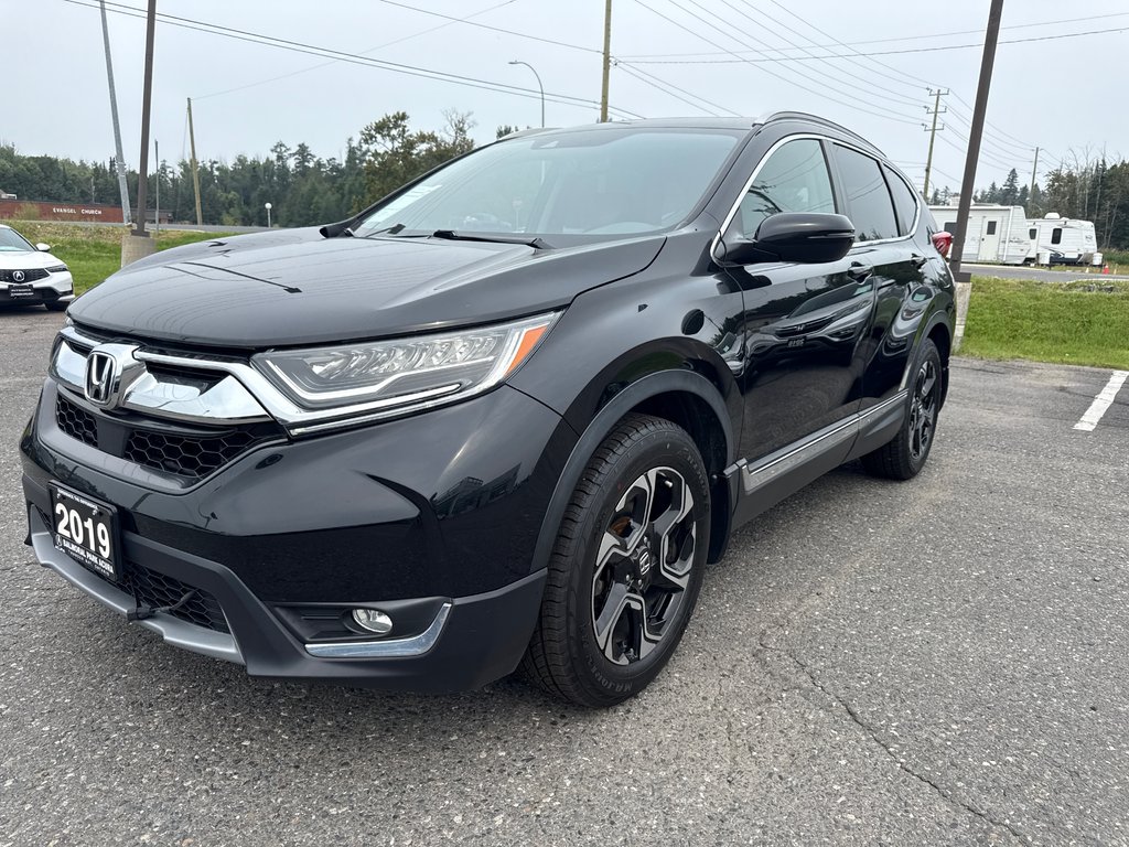 2019 Honda CR-V Touring in Thunder Bay, Ontario - 1 - w1024h768px