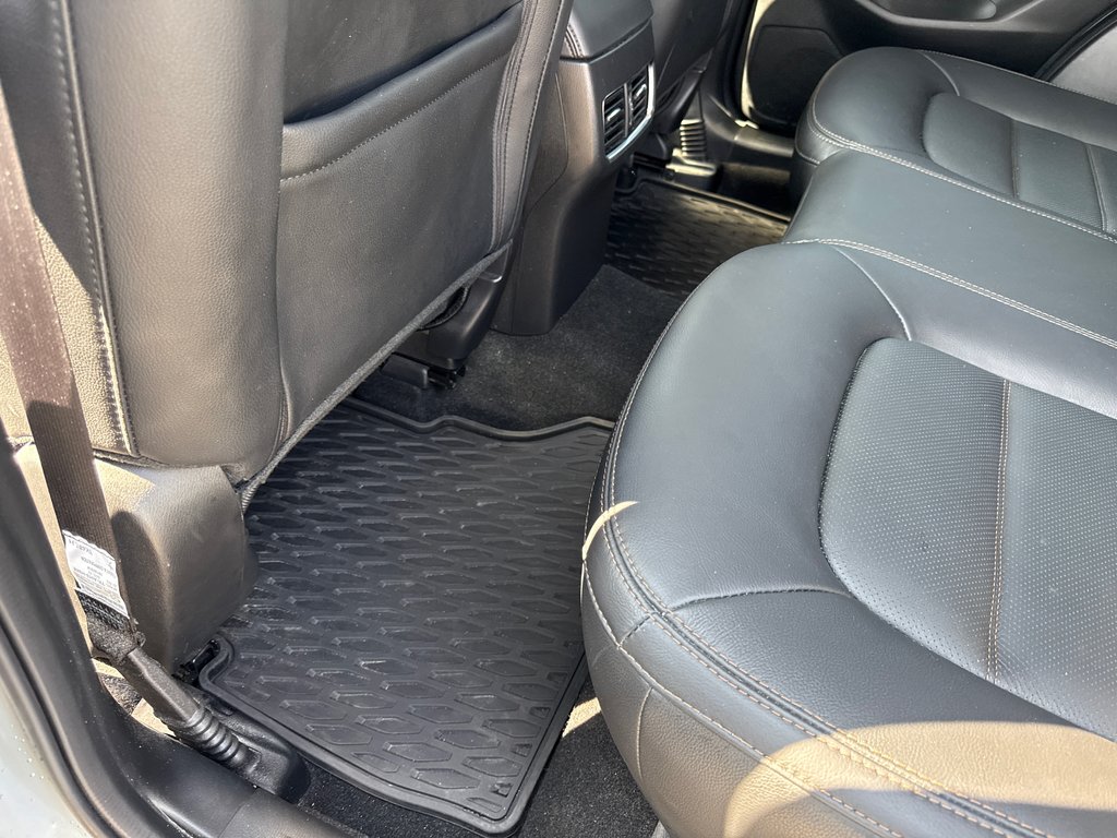 2018 Mazda CX-5 GT in Thunder Bay, Ontario - 13 - w1024h768px