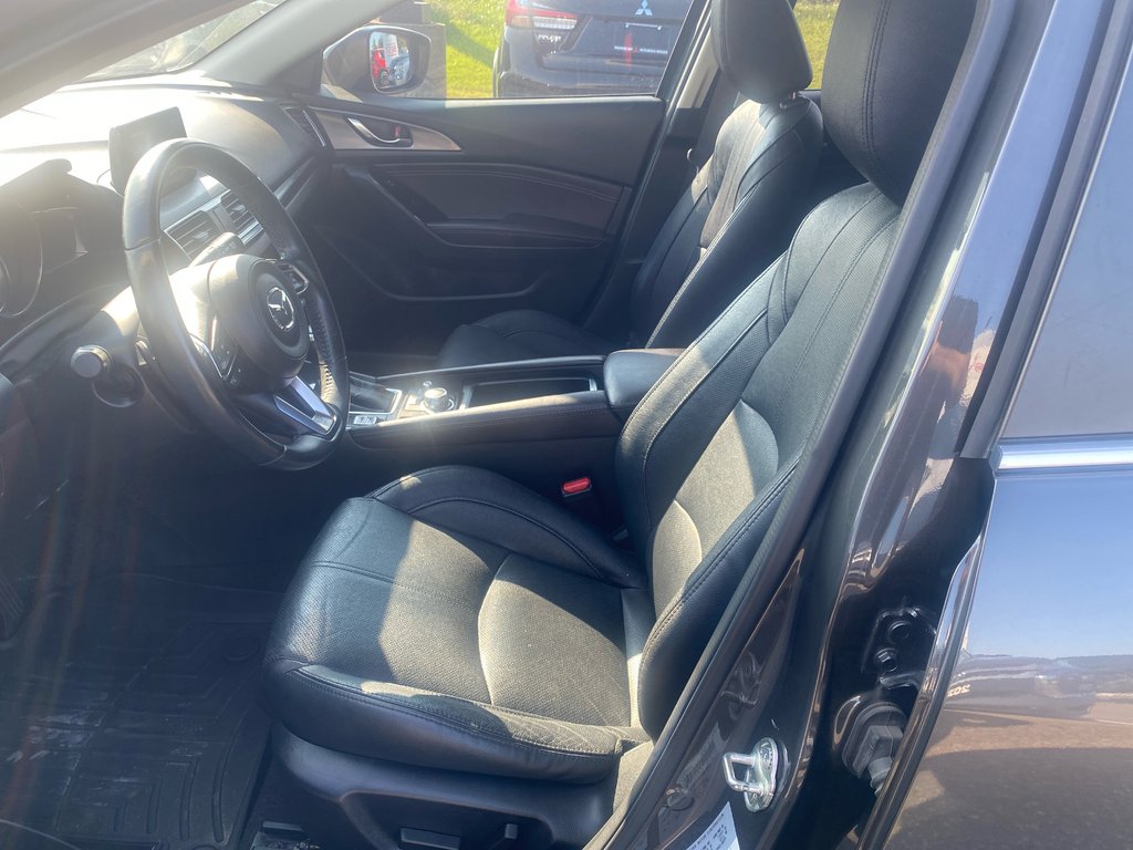 2018 Mazda Mazda3 Sport GT in Thunder Bay, Ontario - 9 - w1024h768px