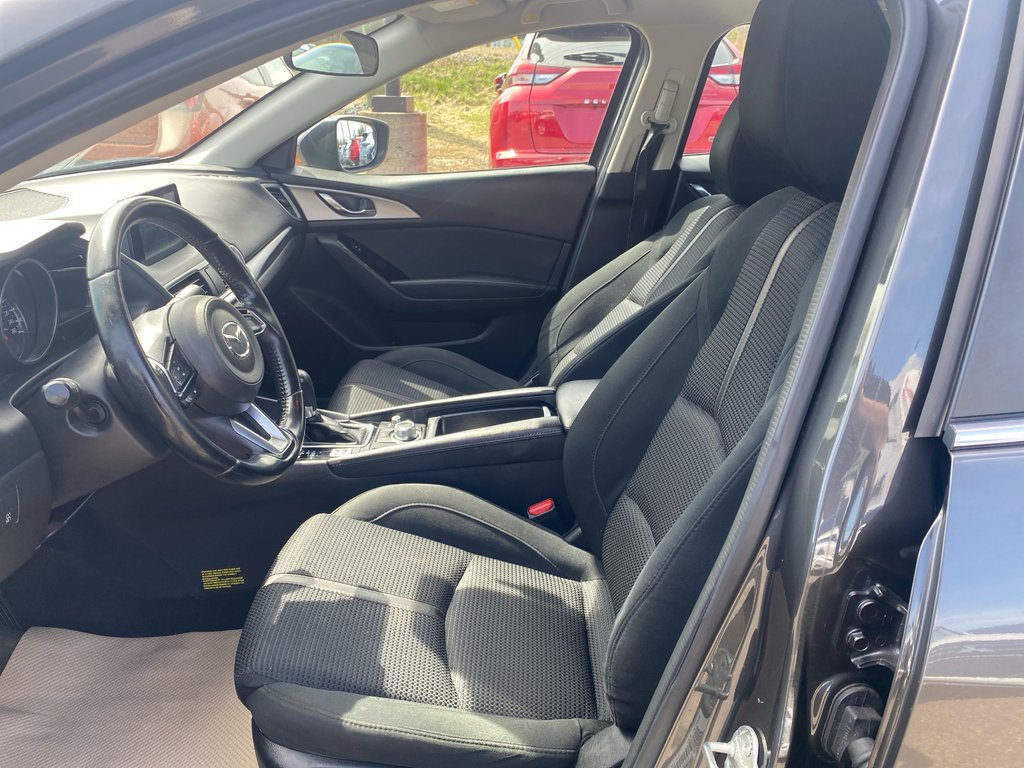 2018 Mazda Mazda3 GS in Thunder Bay, Ontario - 7 - w1024h768px