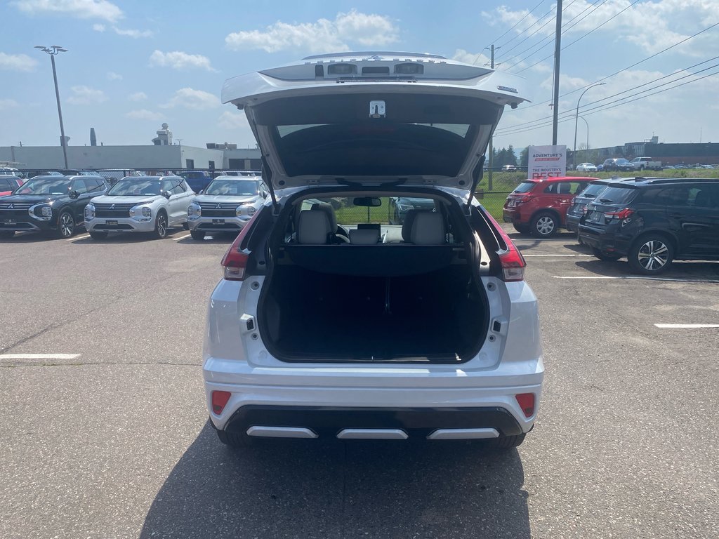 2022 Mitsubishi ECLIPSE CROSS GT in Thunder Bay, Ontario - 5 - w1024h768px