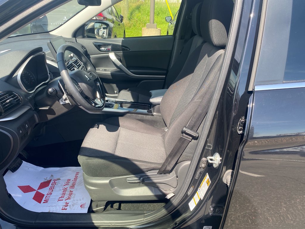 2023 Mitsubishi Eclipse Cross SE in Thunder Bay, Ontario - 8 - w1024h768px