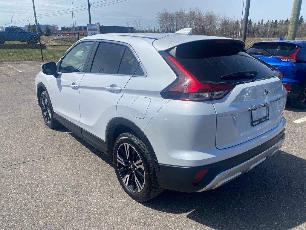 2024 Mitsubishi Eclipse Cross SE in Thunder Bay, Ontario - 6 - w1024h768px