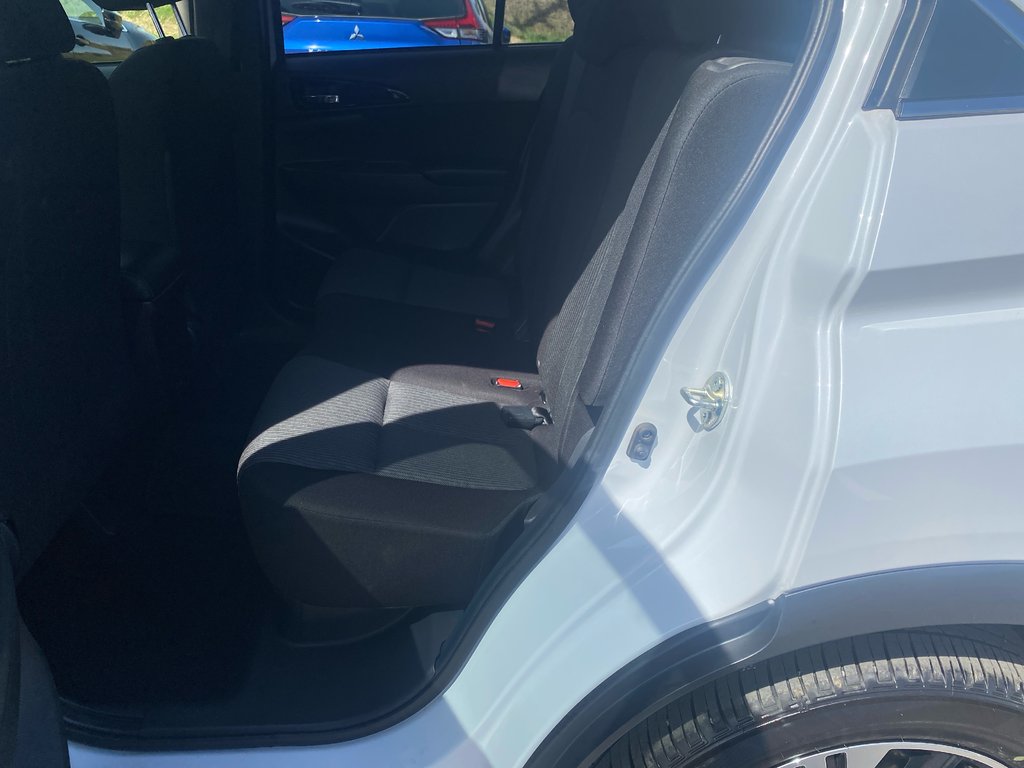 2024 Mitsubishi Eclipse Cross SE in Thunder Bay, Ontario - 8 - w1024h768px