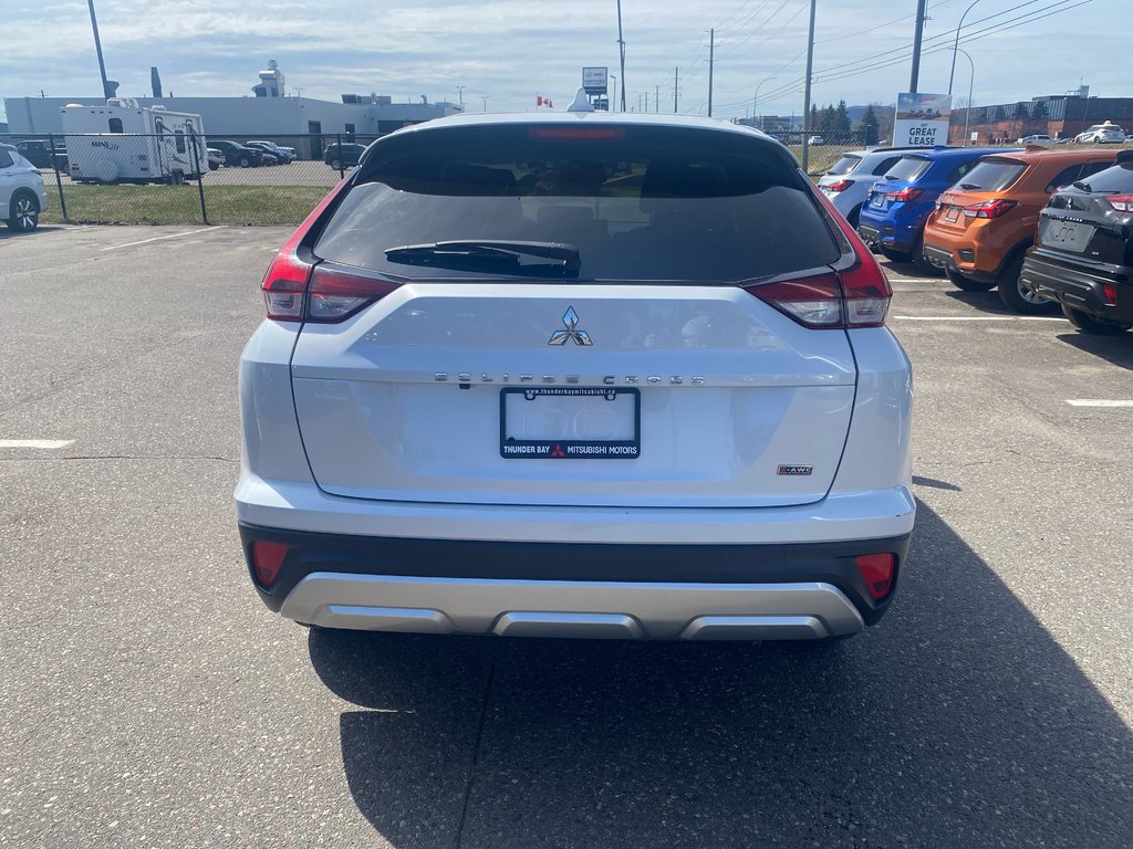 2024 Mitsubishi Eclipse Cross SE in Thunder Bay, Ontario - 5 - w1024h768px