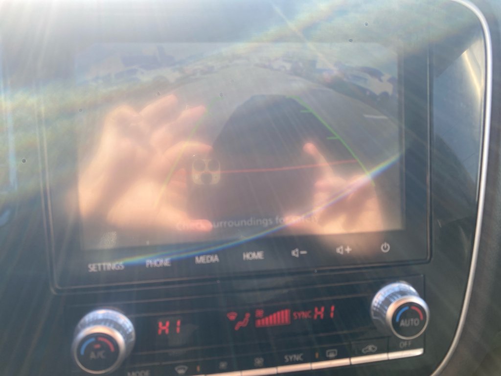 2020 Mitsubishi Outlander PHEV LE in Thunder Bay, Ontario - 10 - w1024h768px