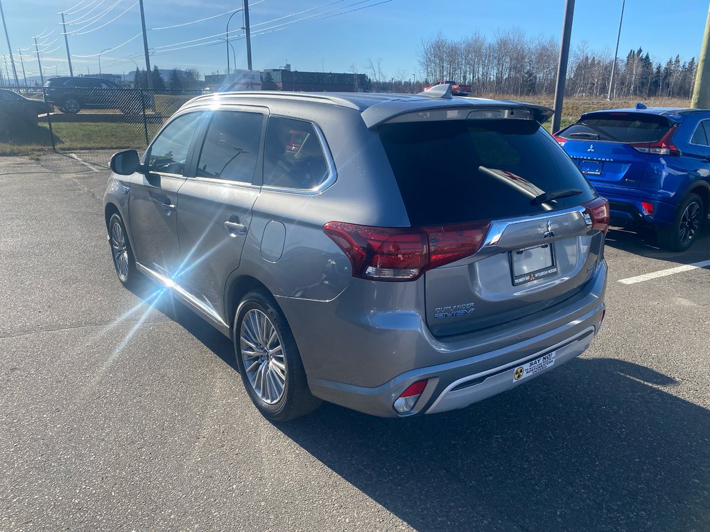 2020 Mitsubishi Outlander PHEV LE in Thunder Bay, Ontario - 6 - w1024h768px