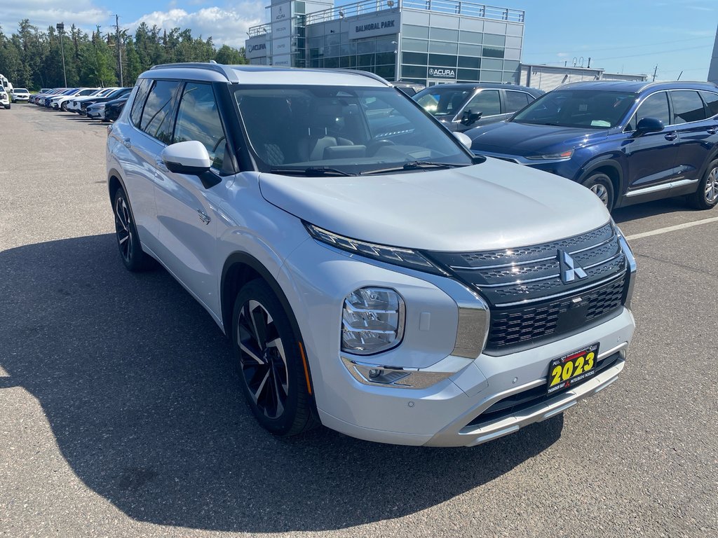 2023 Mitsubishi Outlander PHEV GT in Thunder Bay, Ontario - 3 - w1024h768px