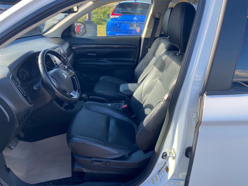 2016 Mitsubishi Outlander ES PREMIUM in Thunder Bay, Ontario - 9 - w1024h768px