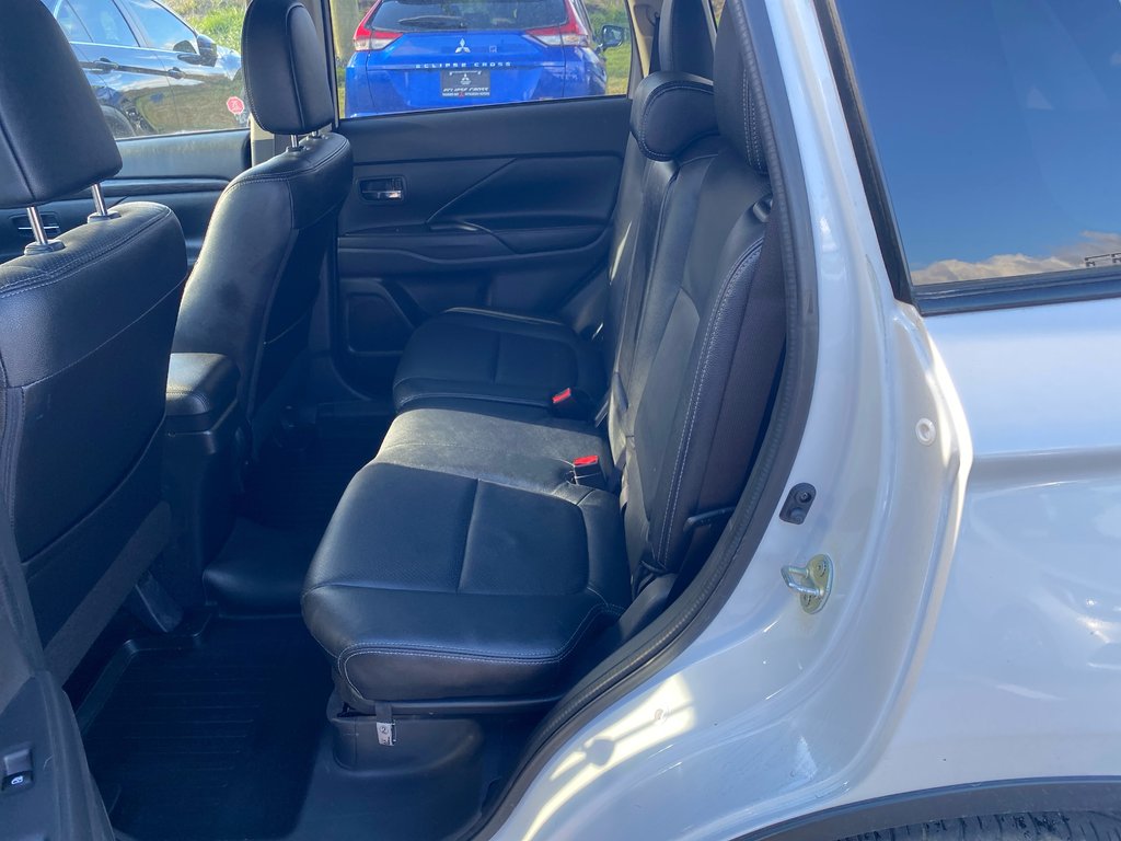 2016 Mitsubishi Outlander ES PREMIUM in Thunder Bay, Ontario - 8 - w1024h768px