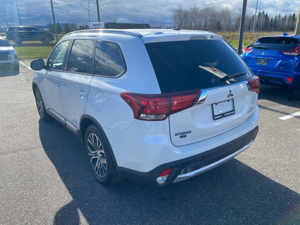 2016 Mitsubishi Outlander ES PREMIUM in Thunder Bay, Ontario - 6 - w1024h768px