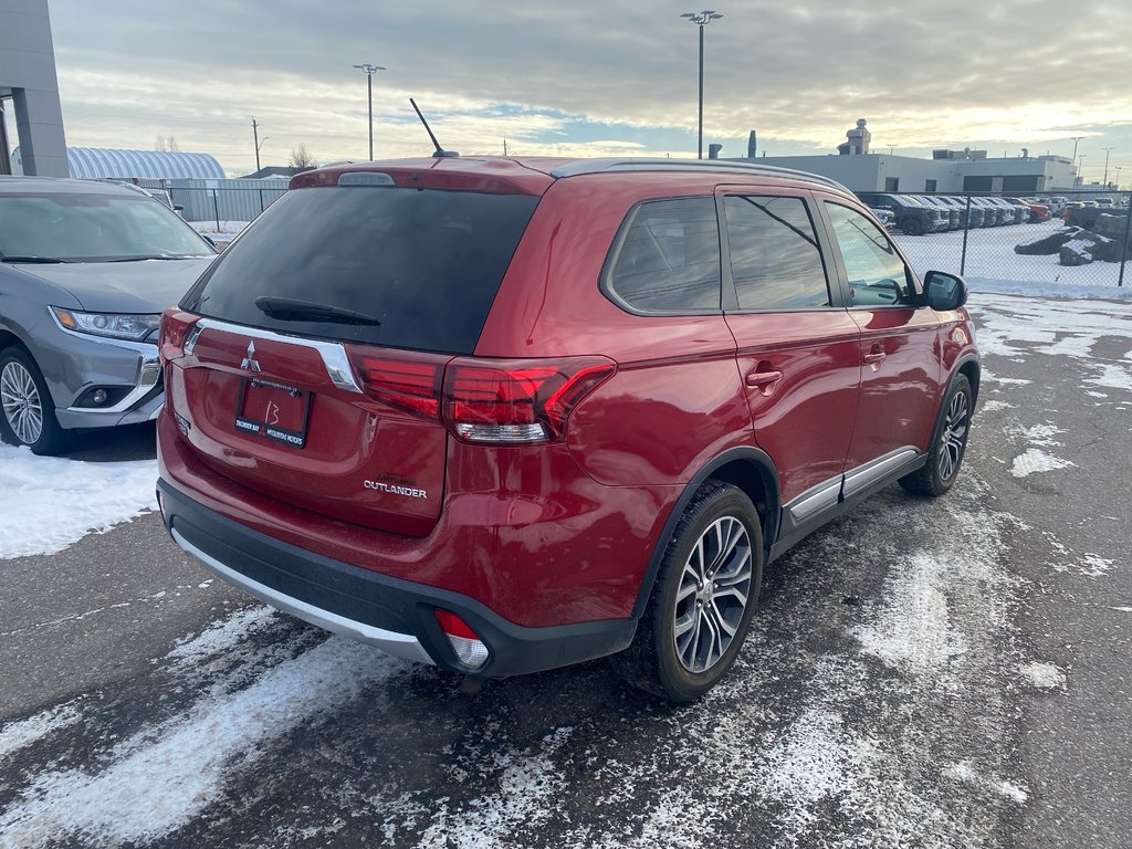 2016 Mitsubishi Outlander ES PREMIUM in Thunder Bay, Ontario - 4 - w1024h768px