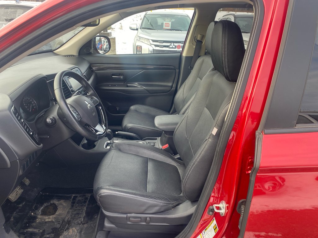2016 Mitsubishi Outlander ES PREMIUM in Thunder Bay, Ontario - 9 - w1024h768px