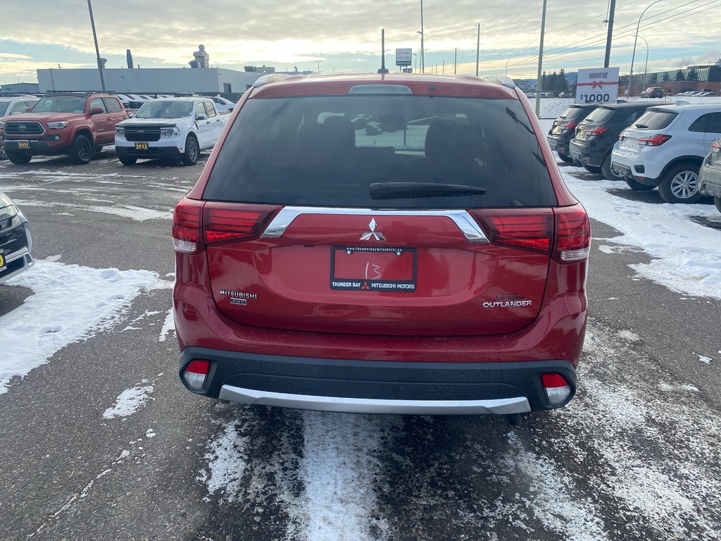 2016 Mitsubishi Outlander ES PREMIUM in Thunder Bay, Ontario - 5 - w1024h768px