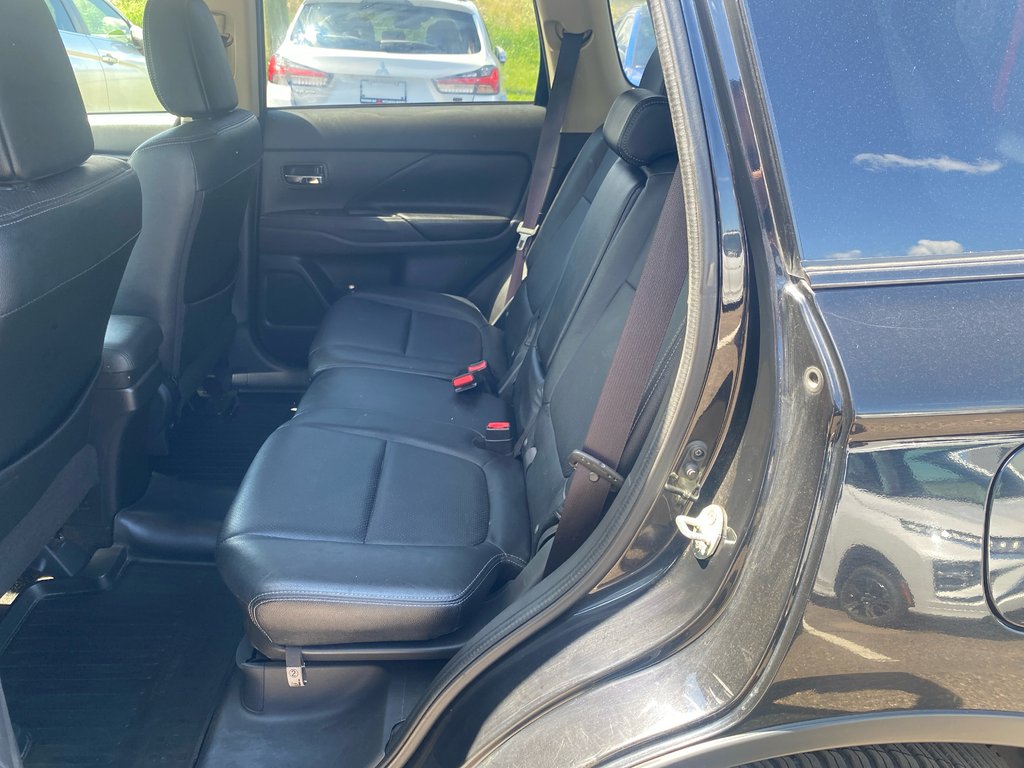 2016 Mitsubishi Outlander ES PREMIUM in Thunder Bay, Ontario - 7 - w1024h768px
