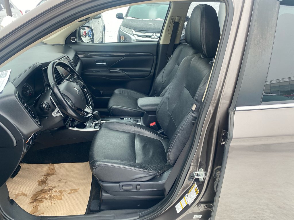 2017 Mitsubishi Outlander GT in Thunder Bay, Ontario - 9 - w1024h768px