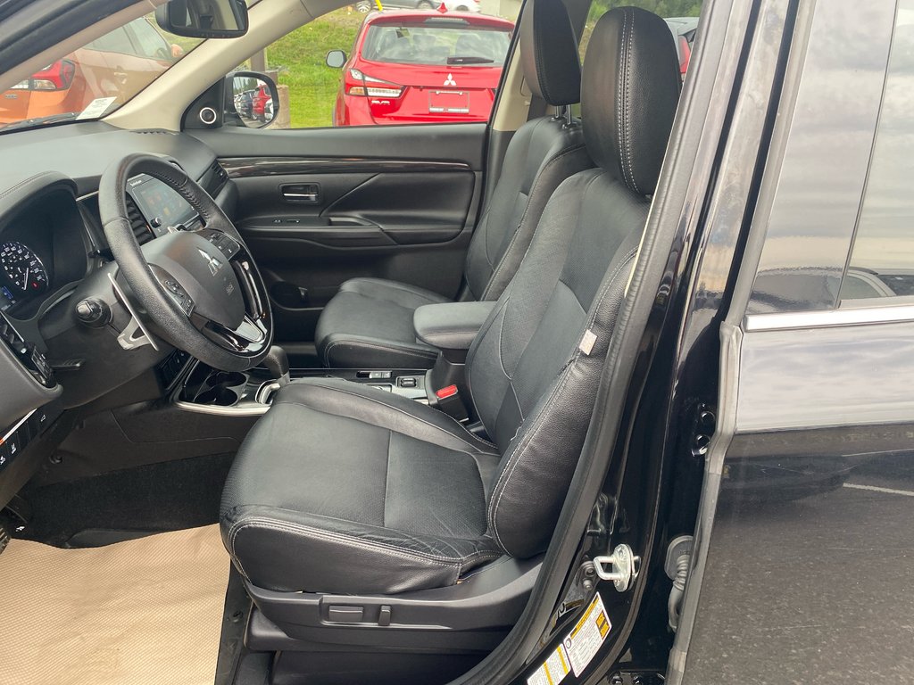 2018 Mitsubishi Outlander GT in Thunder Bay, Ontario - 9 - w1024h768px