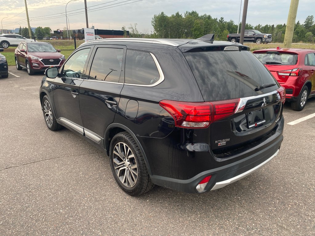 2018 Mitsubishi Outlander GT in Thunder Bay, Ontario - 6 - w1024h768px