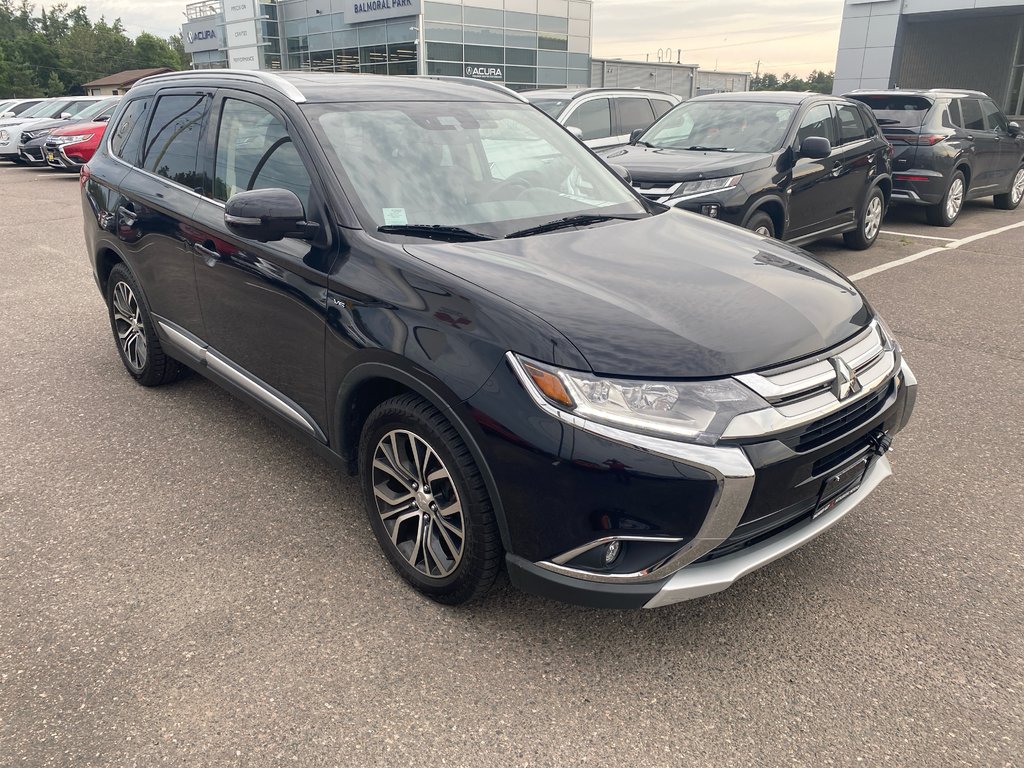 2018 Mitsubishi Outlander GT in Thunder Bay, Ontario - 3 - w1024h768px