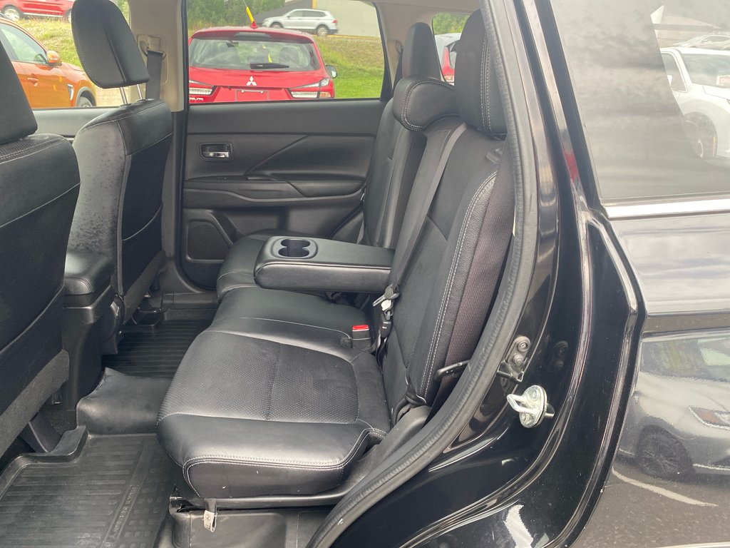 2018 Mitsubishi Outlander GT in Thunder Bay, Ontario - 8 - w1024h768px