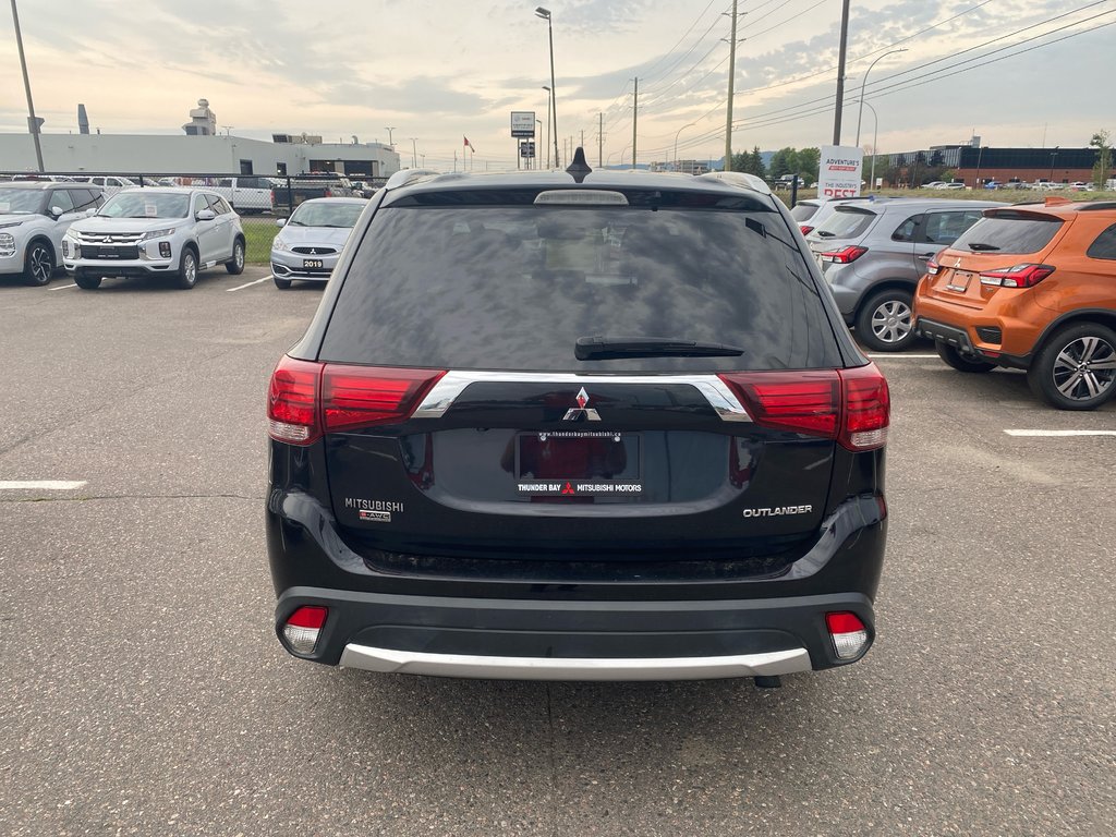 2018 Mitsubishi Outlander GT in Thunder Bay, Ontario - 5 - w1024h768px