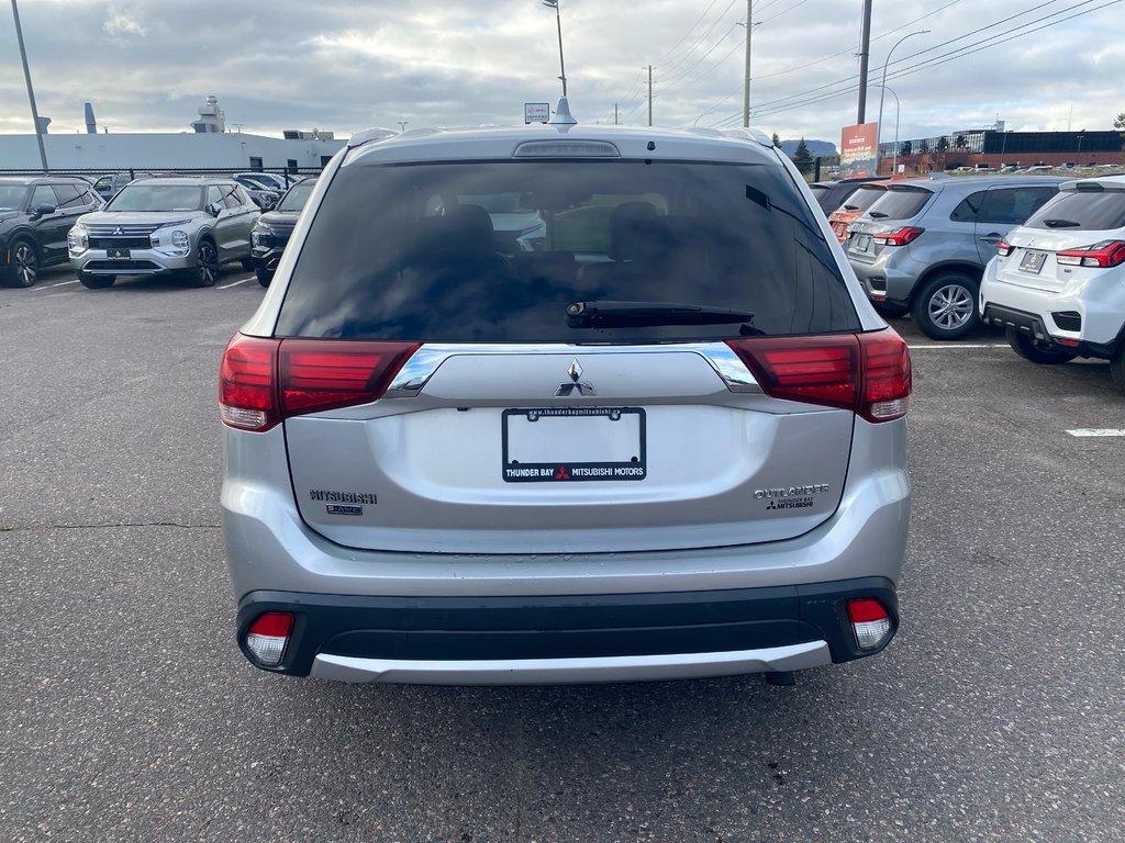 2018 Mitsubishi Outlander GT in Thunder Bay, Ontario - 5 - w1024h768px