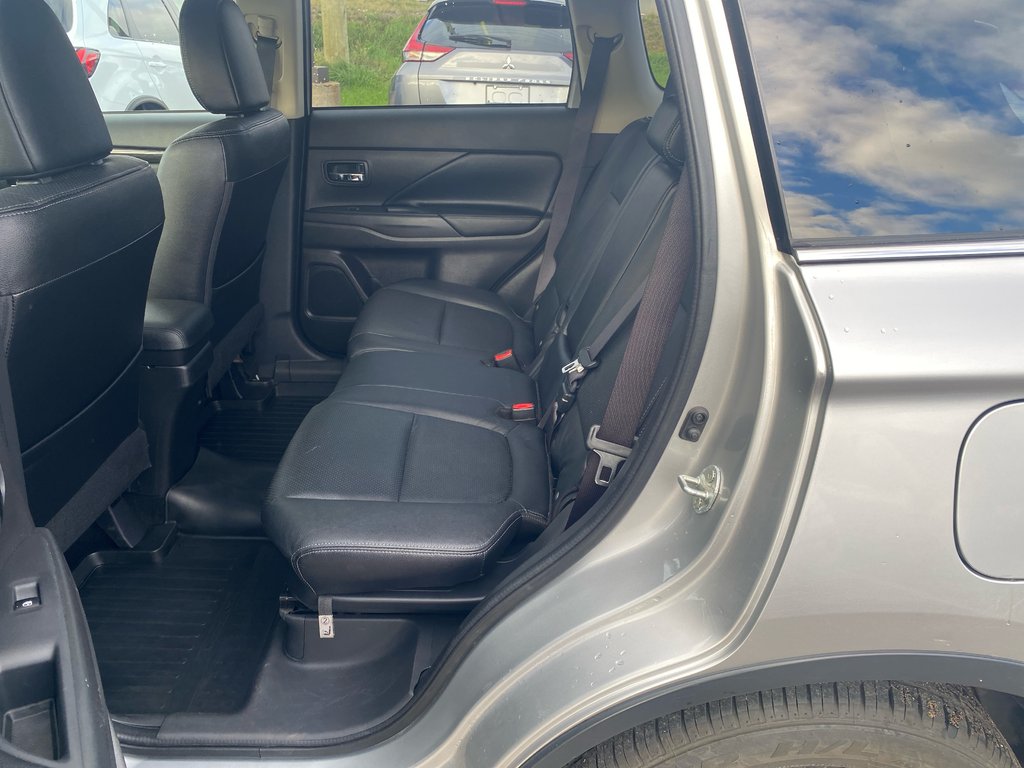 2018 Mitsubishi Outlander GT in Thunder Bay, Ontario - 8 - w1024h768px