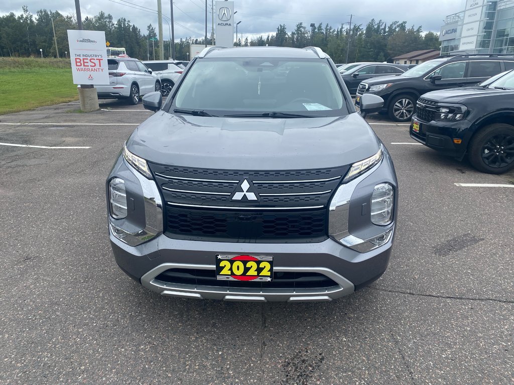 2022 Mitsubishi Outlander LE PREMIUM in Thunder Bay, Ontario - 2 - w1024h768px