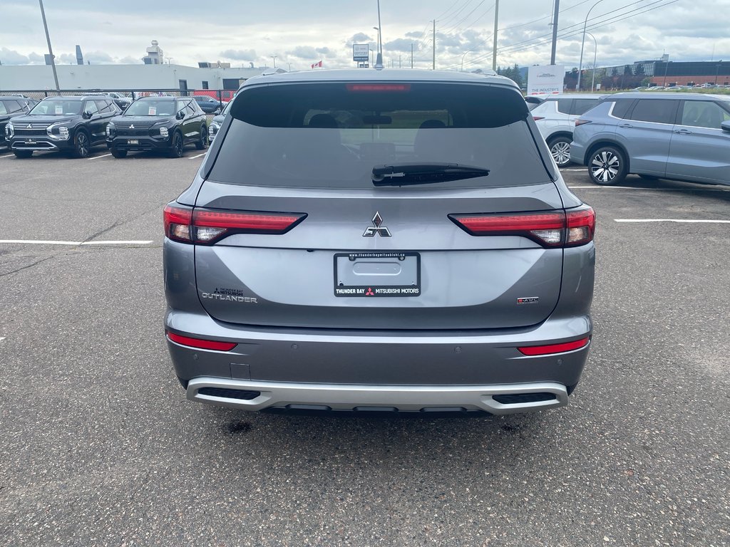2022 Mitsubishi Outlander LE PREMIUM in Thunder Bay, Ontario - 5 - w1024h768px