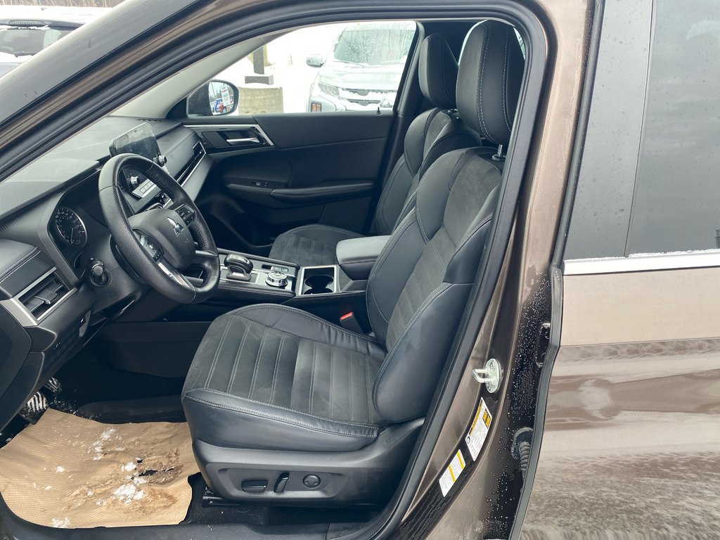 2022 Mitsubishi Outlander LE PREMIUM in Thunder Bay, Ontario - 9 - w1024h768px