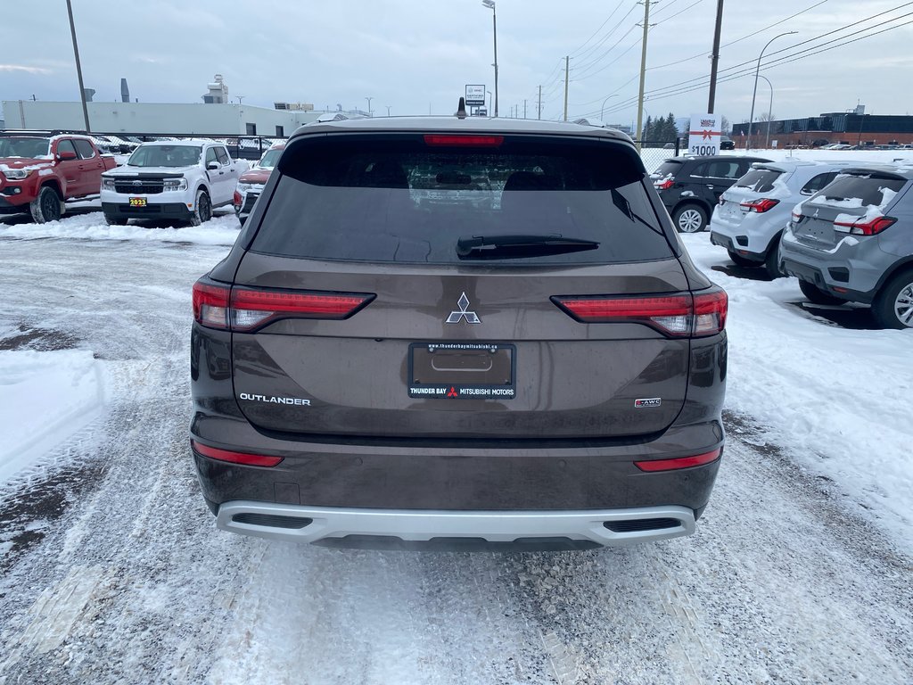 2022 Mitsubishi Outlander LE PREMIUM in Thunder Bay, Ontario - 5 - w1024h768px