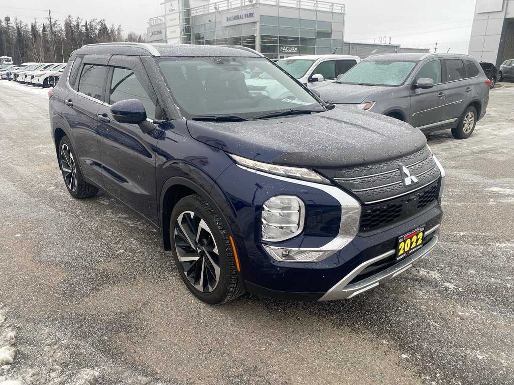 2022 Mitsubishi Outlander LE PREMIUM in Thunder Bay, Ontario - 3 - w1024h768px